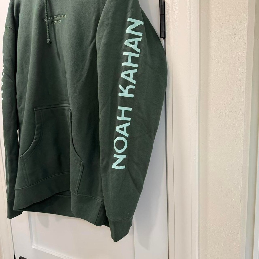 Noah Kahan Trails Hoodie Green NWOT Concert Tour Merch Pullover Sweatshirt - Picture 4 of 8